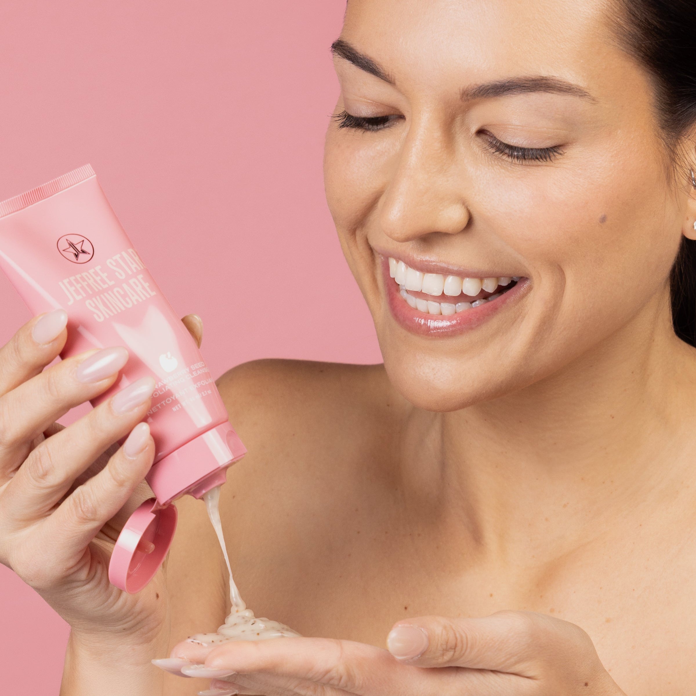 Strawberry Seed Exfoliating Cleanser – Jeffree Star Cosmetics